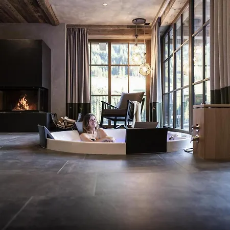 ホテル Alphotel Tyrol ラチーネス