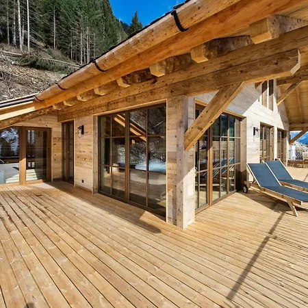 Alphotel Tyrol ホテル
