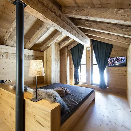 Alphotel Tyrol ホテル ラチーネス
